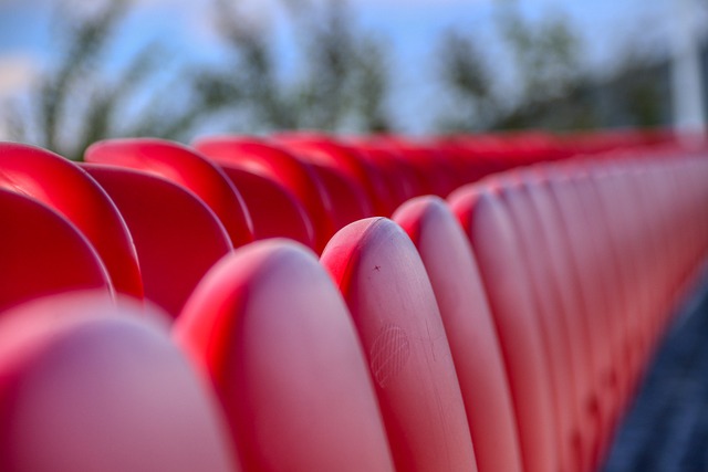 荷兰足协官方：小克鲁伊维特因伤缺战立陶宛，已经返回俱乐部